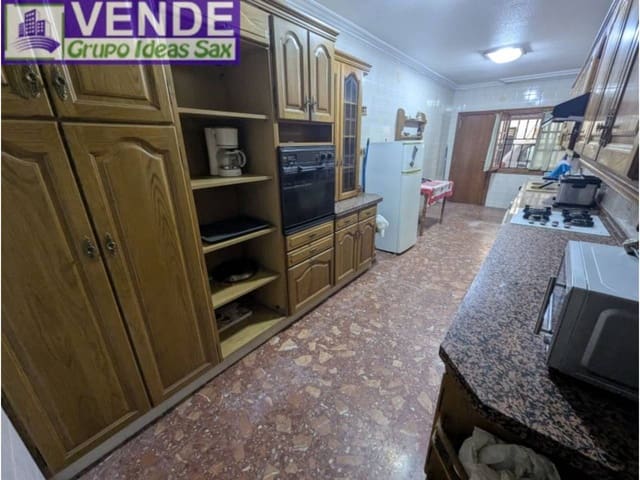 4 bedroom Flat for sale in Sax - € 126,000 (Ref: 9714384)