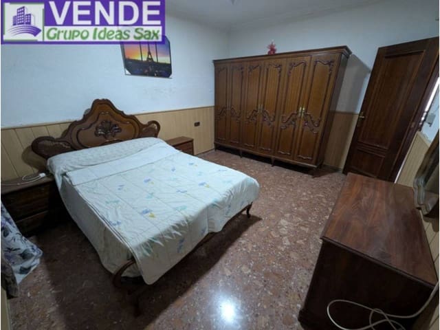 4 bedroom Flat for sale in Sax - € 126,000 (Ref: 9714384)