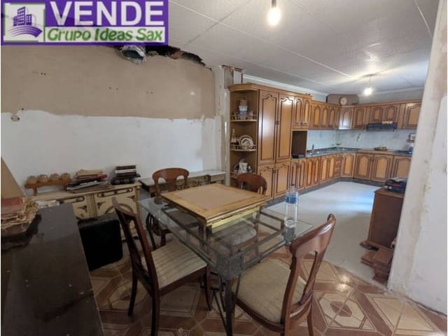 4 sovrum Hus till salu i Sax med garage - 99 000 € (Ref: 9912380)