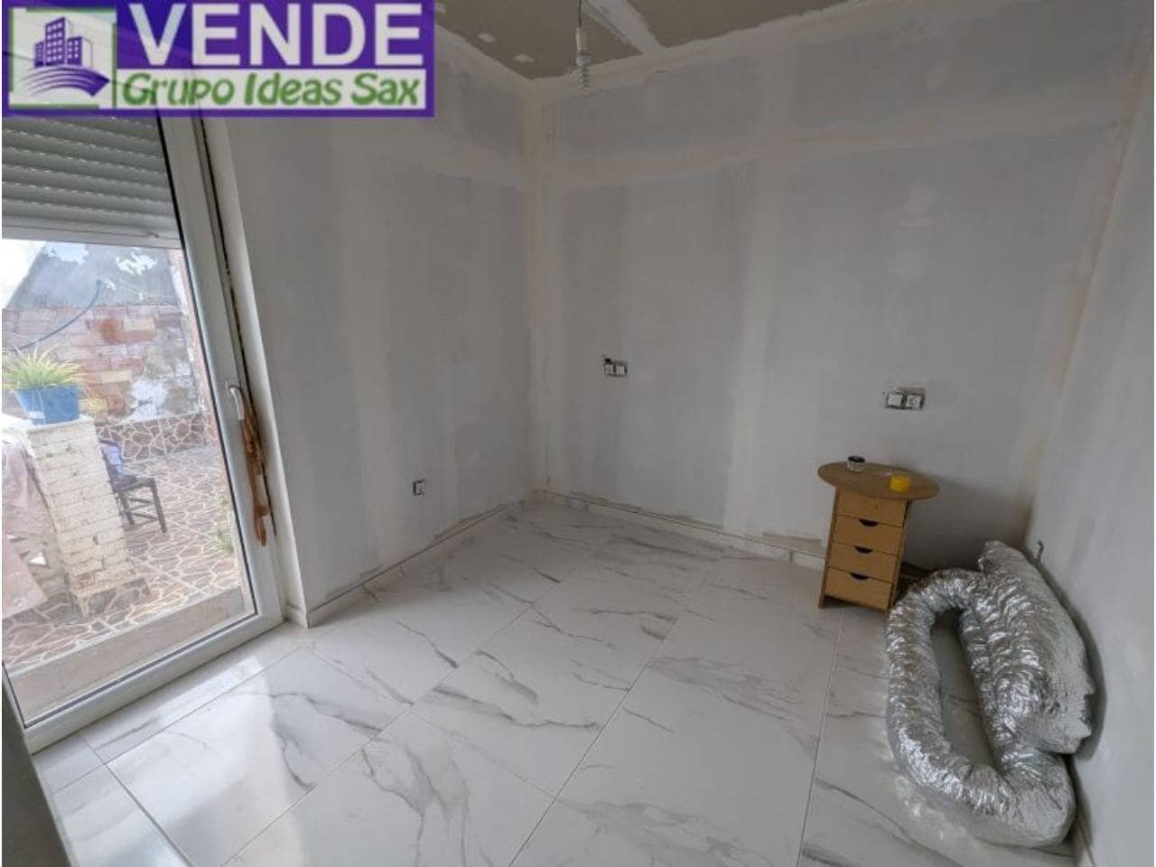 4 sovrum Hus till salu i Sax med garage - 99 000 € (Ref: 9912380)
