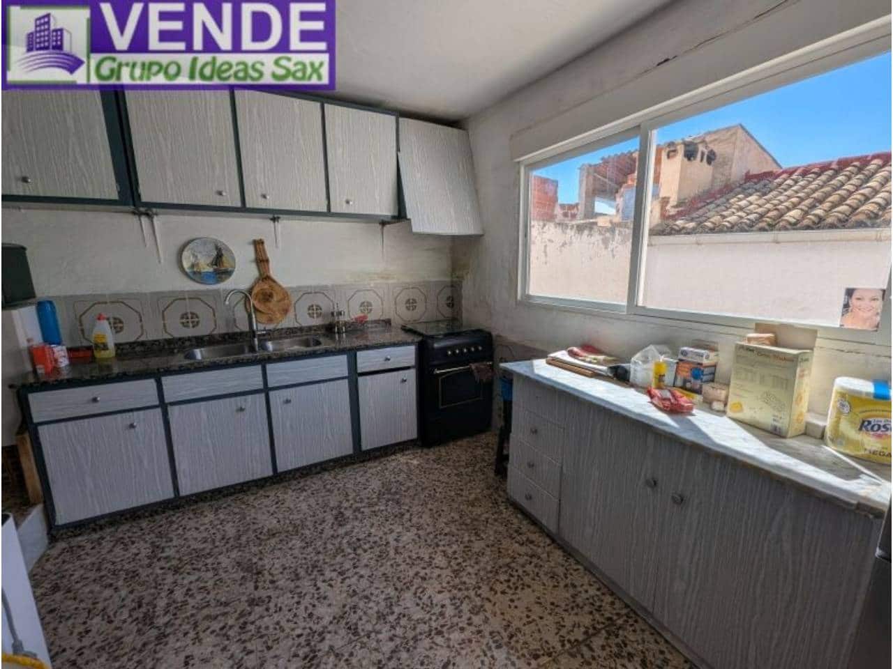 4 sovrum Hus till salu i Sax med garage - 99 000 € (Ref: 9912380)