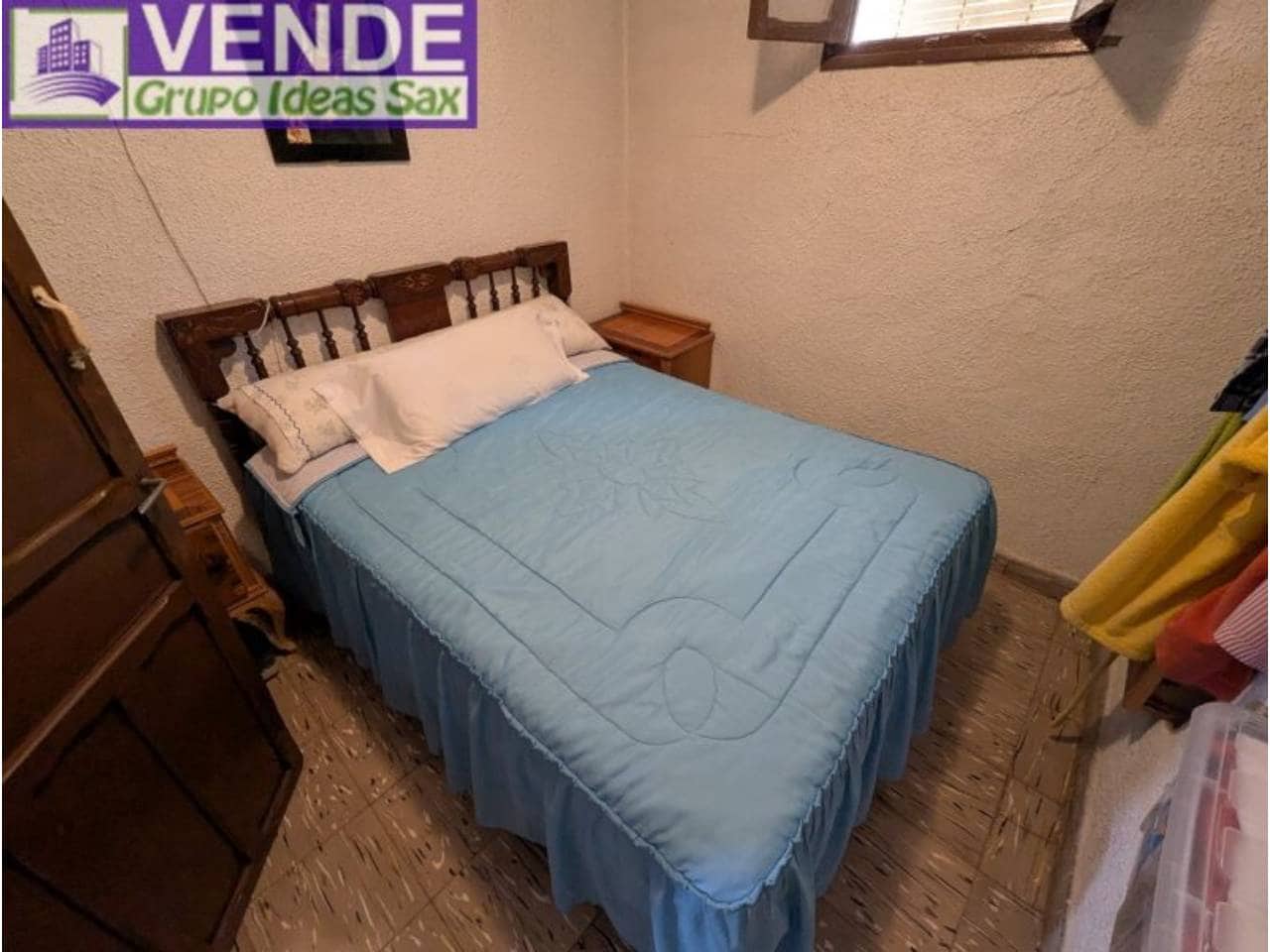 2 sypialnia Finka/Dom wiejski na sprzedaż w Sax z garażem - 119 995 € (Ref: 9912381)