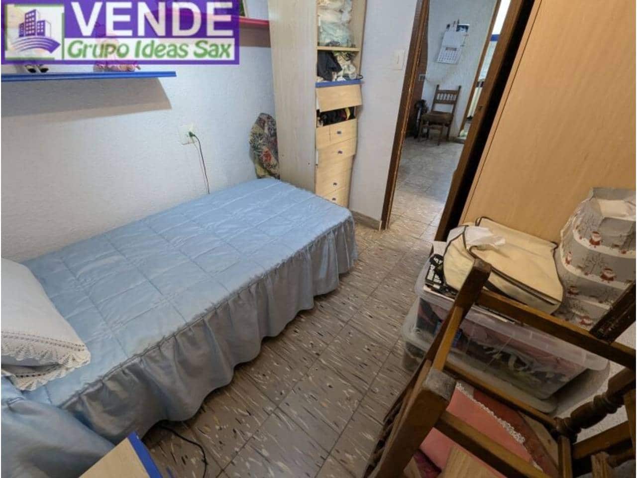2 sypialnia Finka/Dom wiejski na sprzedaż w Sax z garażem - 119 995 € (Ref: 9912381)