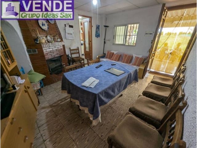 2 sypialnia Finka/Dom wiejski na sprzedaż w Sax z garażem - 119 995 € (Ref: 9912381)