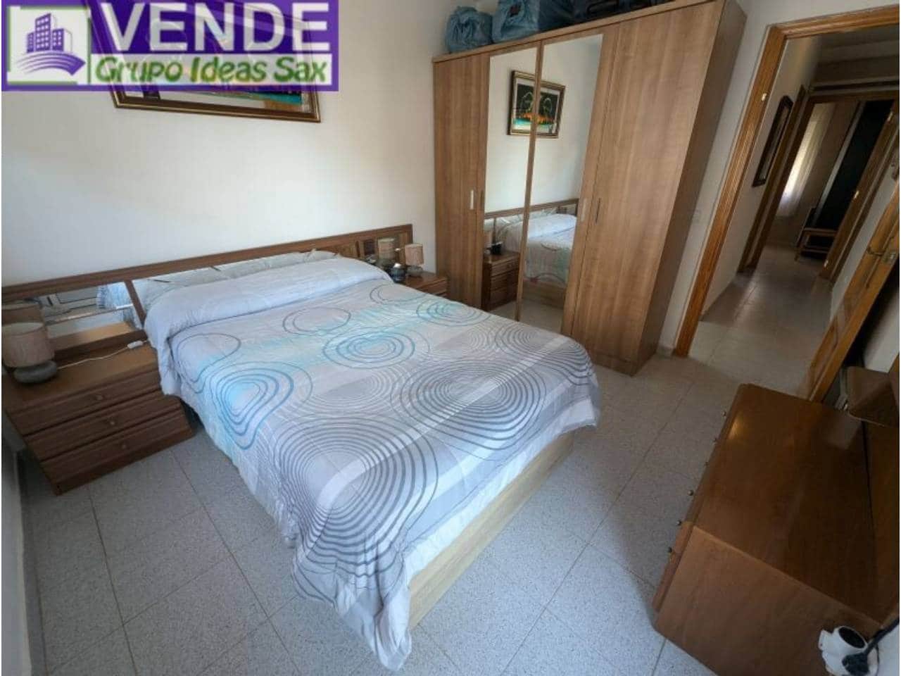 4 slaapkamer Rijtjeshuis te koop in Onil met garage - € 148.000 (Ref: 9945012)