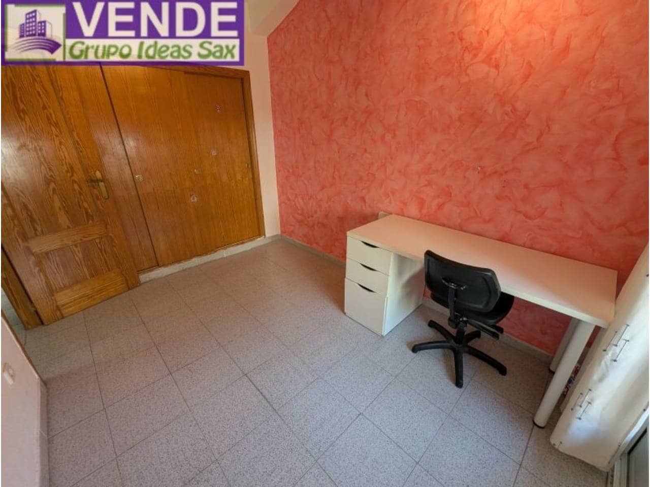 4 slaapkamer Rijtjeshuis te koop in Onil met garage - € 148.000 (Ref: 9945012)