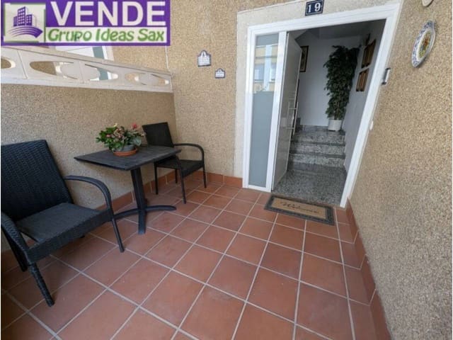 4 slaapkamer Rijtjeshuis te koop in Onil met garage - € 148.000 (Ref: 9945012)