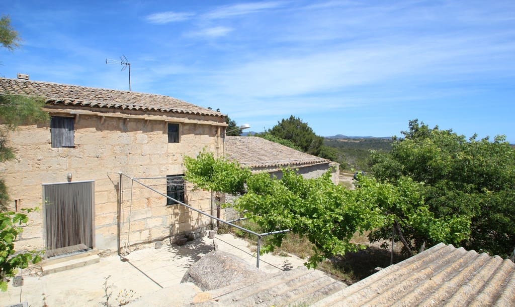 Villa til salgs i Manacor med svømmebasseng - € 1 300 000 (Ref: 3422479)