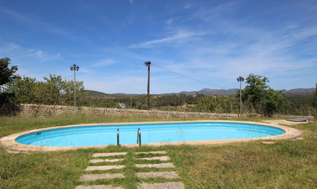 Villa til salgs i Manacor med svømmebasseng - € 1 300 000 (Ref: 3422479)