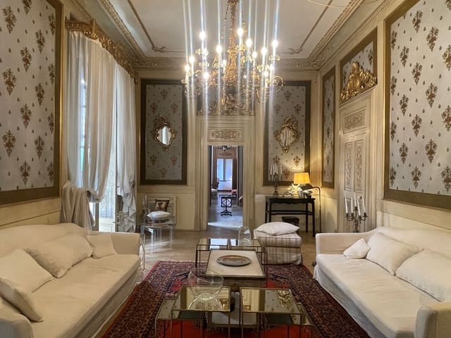 3 bedroom Apartment for rent in Cort, Palma de Mallorca - € 2,750 (Ref: 3542107)