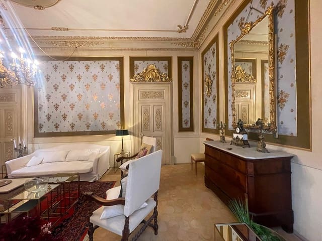 3 bedroom Apartment for rent in Cort, Palma de Mallorca - € 2,750 (Ref: 3542107)