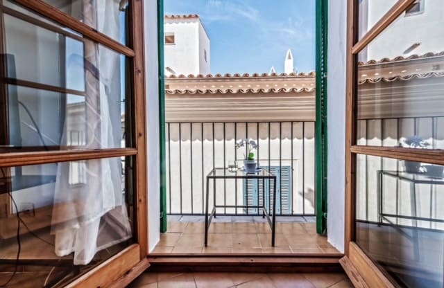 2 bedroom Apartment for sale in Palma de Mallorca - € 695,000 (Ref: 4022768)
