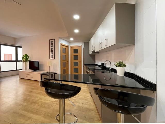 1 soveværelse Lejlighed til leje i Foners, Palma de Mallorca - € 1.300 (Ref: 4277652)