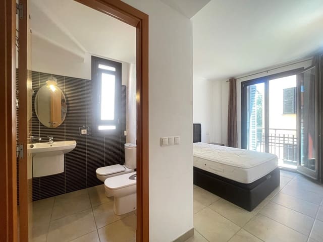 3 bedroom Apartment for rent in El Sindicat, Palma de Mallorca - € 1,450 (Ref: 4570539)