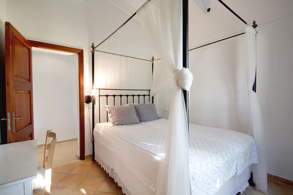 4 bedroom Villa for sale in Alcudia with pool garage - € 2,495,000 (Ref: 4579219)