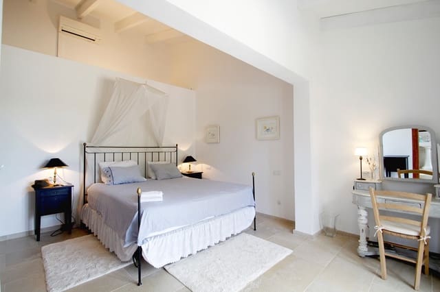 4 bedroom Villa for sale in Alcúdia with pool garage - € 2,495,000 (Ref: 4579219)