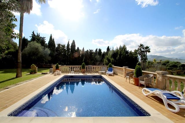 4 bedroom Villa for sale in Alcúdia with pool garage - € 2,495,000 (Ref: 4579219)