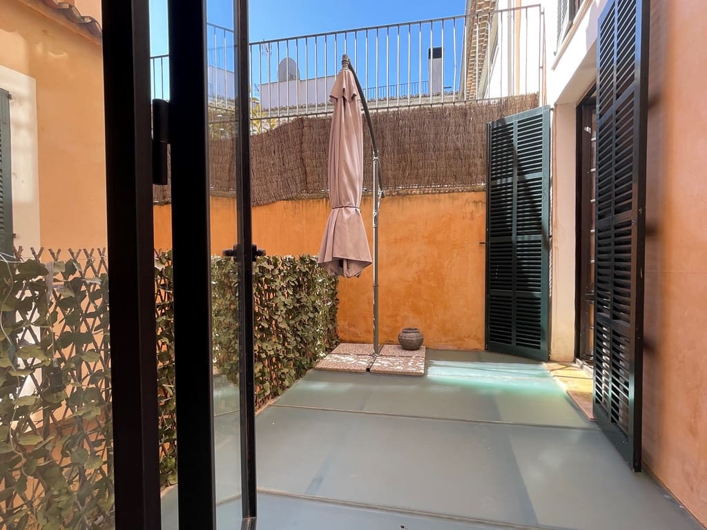2 bedroom Apartment for rent in Palma de Mallorca with garage - € 3,000 (Ref: 5659872)