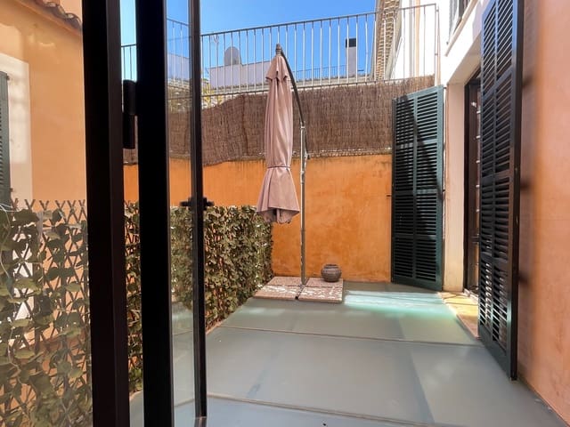2 bedroom Apartment for rent in Cort, Palma de Mallorca with garage - € 3,000 (Ref: 5659872)