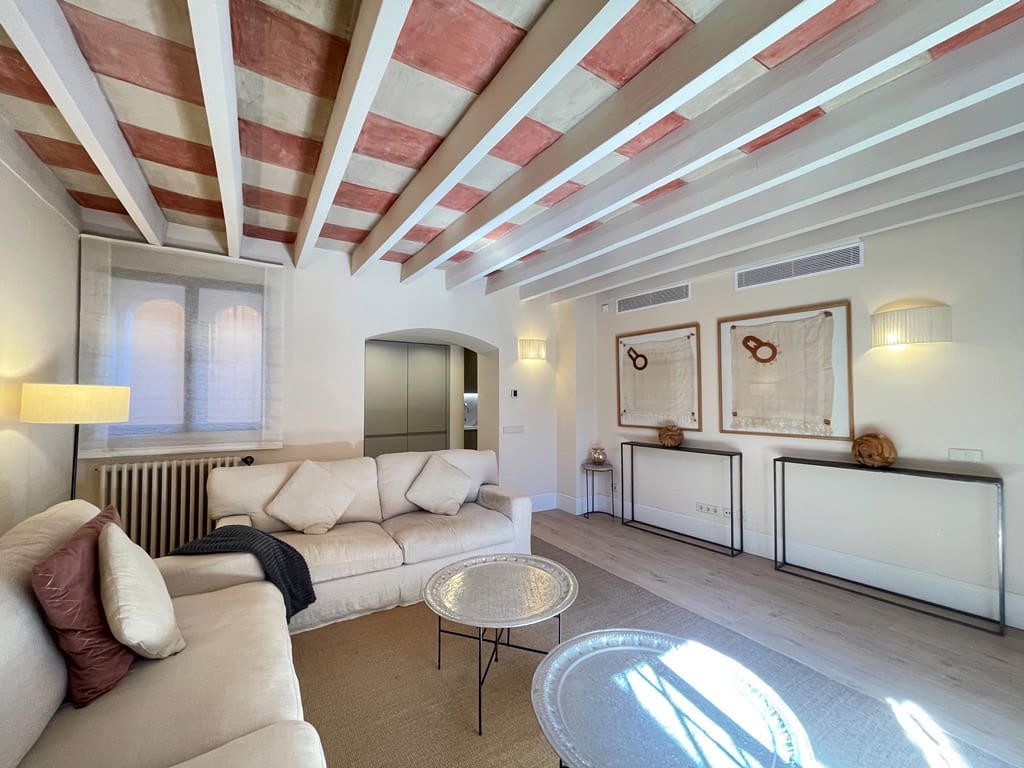 2 bedroom Apartment for rent in Palma de Mallorca with garage - € 2,750 (Ref: 5659872)