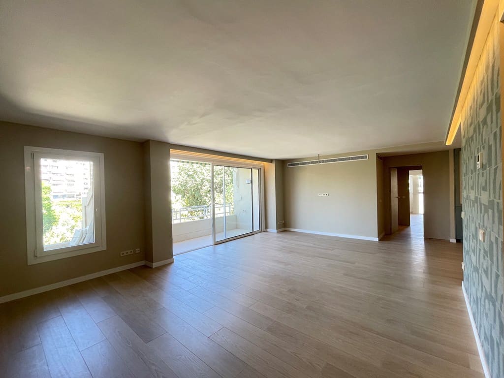 4 slaapkamer Appartement te huur in Palma de Mallorca met garage - € 3.500 (Ref: 7302254)