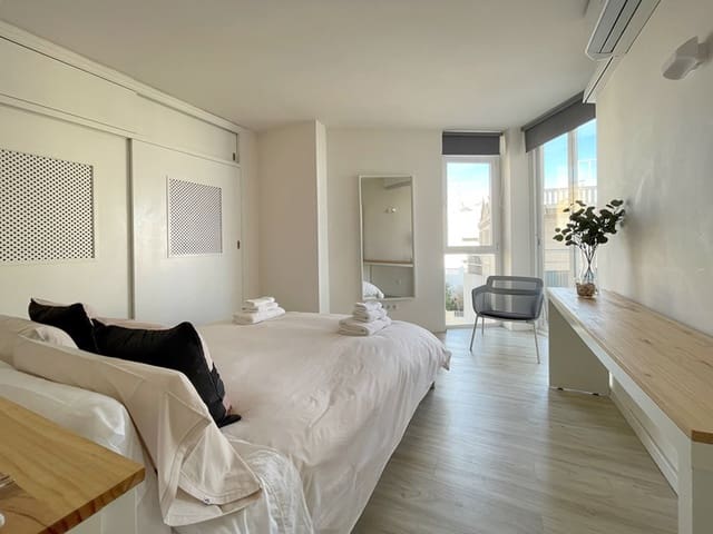Appartement de 2 chambres à louer à Son Armadans, Palma de Mallorca - 1 600 € (Ref: 7338229)