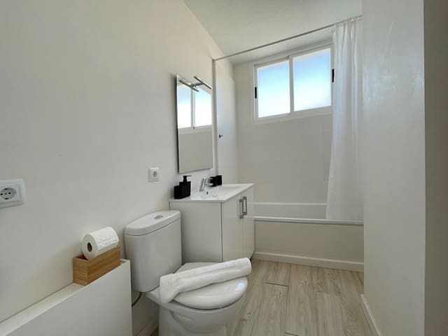 Appartement de 2 chambres à louer à Son Armadans, Palma de Mallorca - 1 600 € (Ref: 7338229)