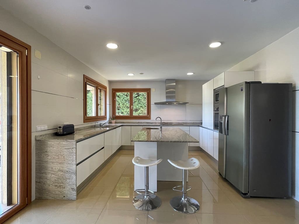 4 soverom Villa til salgs i Santa Ponsa med svømmebasseng garasje - € 2 800 000 (Ref: 7404388)