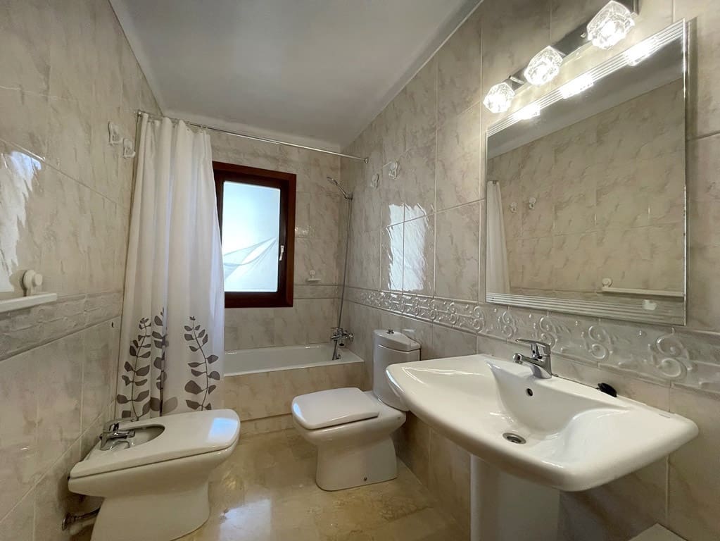 4 soveværelse Villa til salg i Cala Mayor med garage - € 1.055.000 (Ref: 7472307)