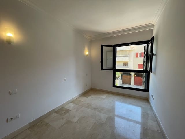 3 bedroom Apartment for rent in Es Molinar / El Molinar, Palma de Mallorca with garage - € 1,800 (Ref: 7856965)