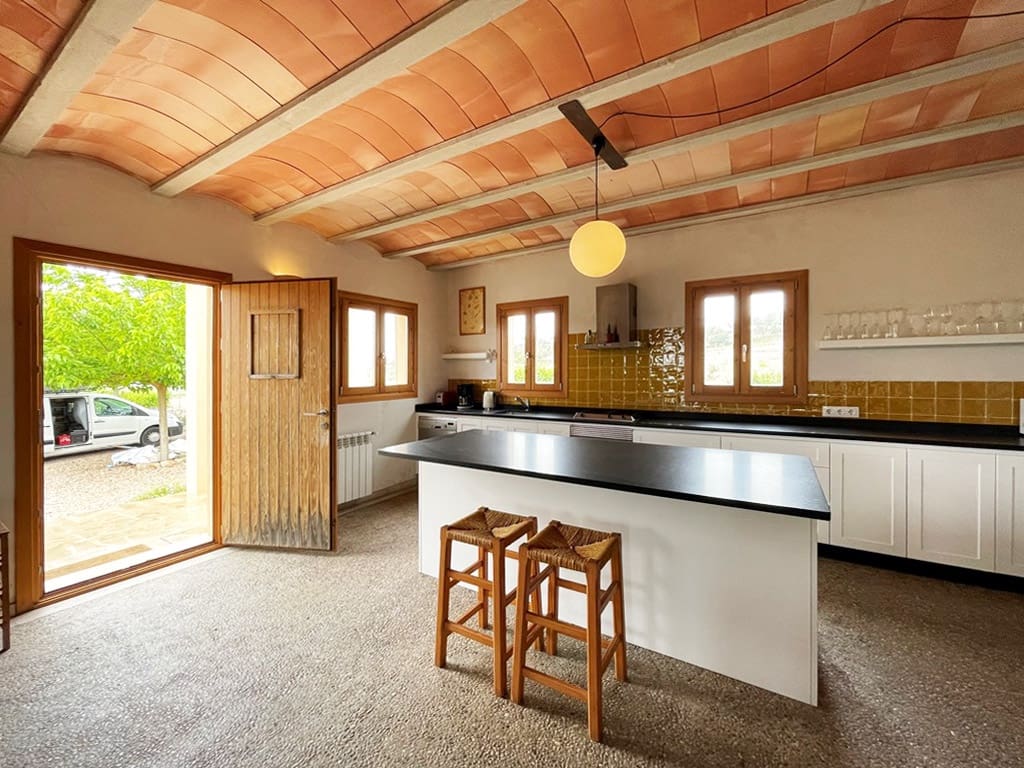 5 bedroom Villa for sale in Montuiri with pool garage - € 1,460,000 (Ref: 8052644)
