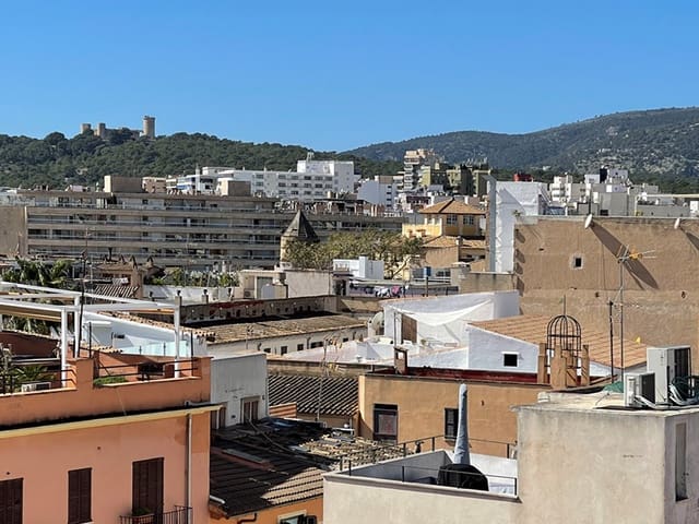 Appartement de 3 chambres à louer à Santa Catalina, Palma de Mallorca - 1 800 € (Ref: 8153949)