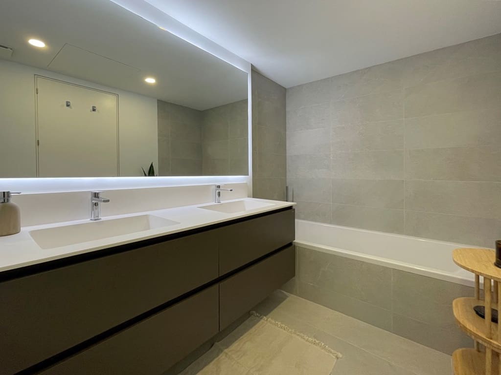 2 slaapkamer Appartement te koop in Palma de Mallorca met zwembad garage - € 660.000 (Ref: 8242215)