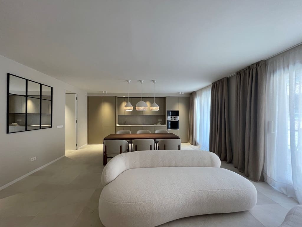 2 bedroom Apartment for sale in Palma de Mallorca with pool - € 670,000 (Ref: 8353024)