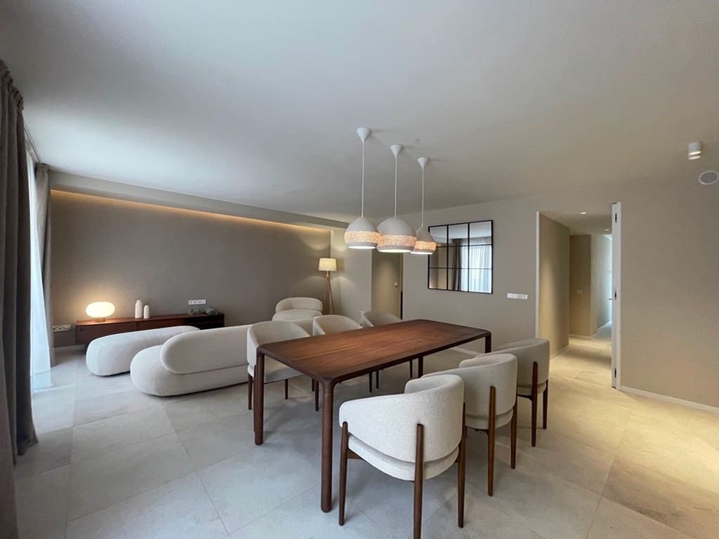 2 bedroom Apartment for sale in Palma de Mallorca with pool - € 695,000 (Ref: 8353025)