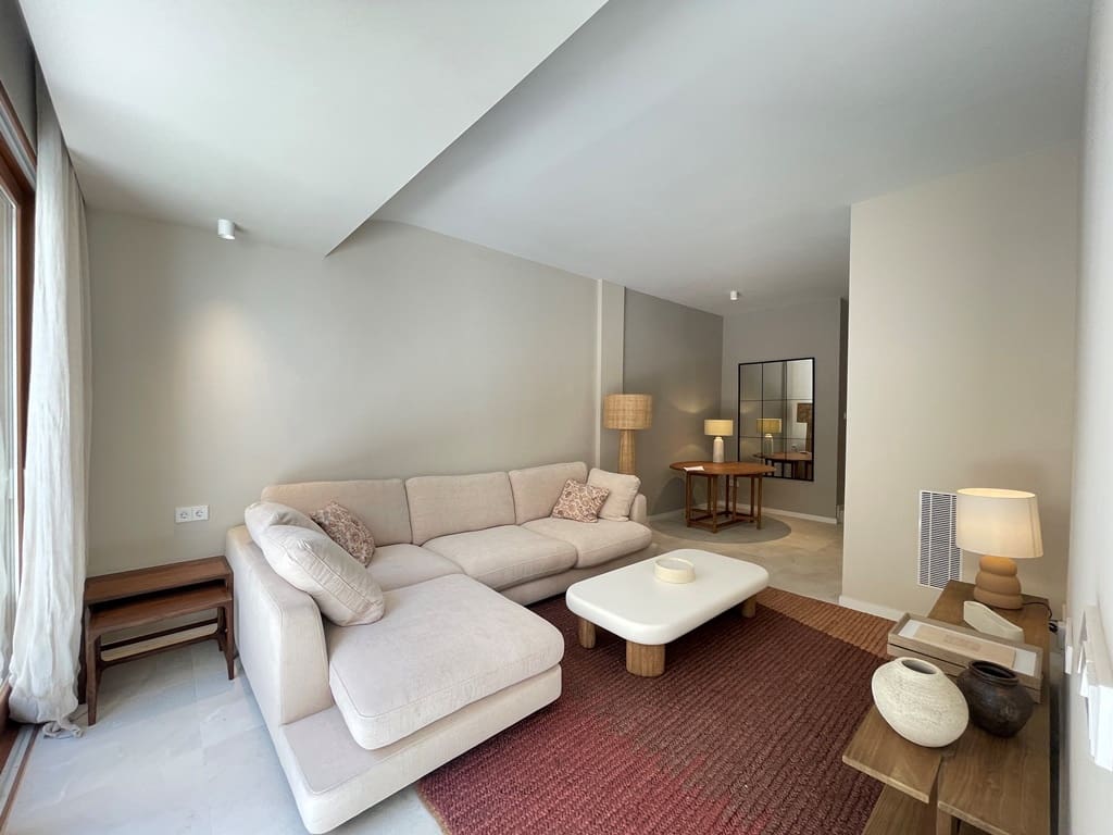 2 bedroom Apartment for sale in Palma de Mallorca with pool - € 660,000 (Ref: 8353026)