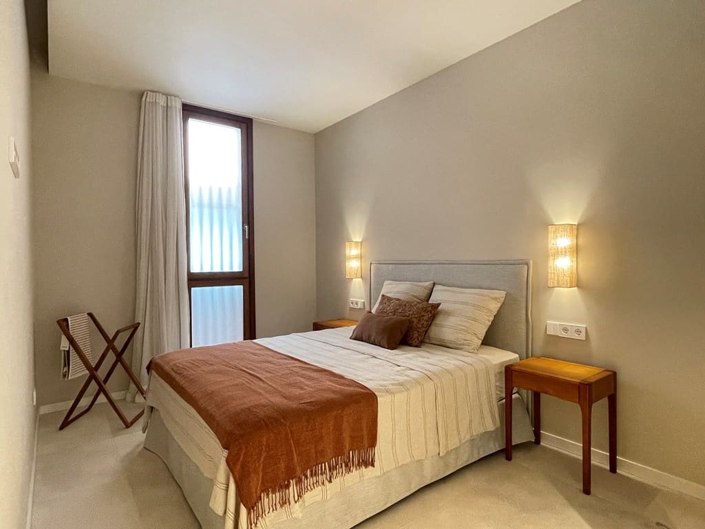 2 bedroom Apartment for sale in Palma de Mallorca with pool - € 660,000 (Ref: 8353026)