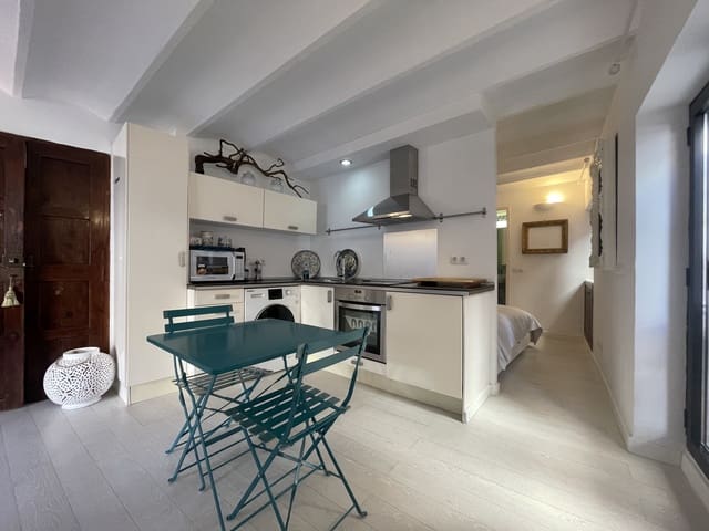 1 slaapkamer Appartement te huur in Cort, Palma de Mallorca - € 1.100 (Ref: 8668592)