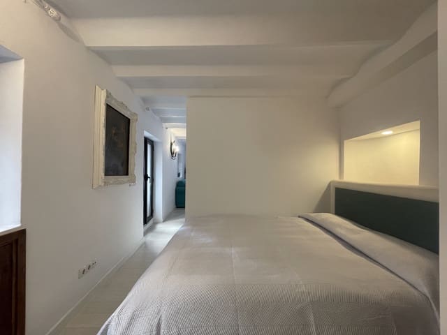 1 slaapkamer Appartement te huur in Cort, Palma de Mallorca - € 1.100 (Ref: 8668592)