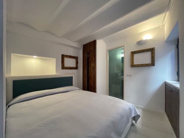 1 slaapkamer Appartement te huur in Cort, Palma de Mallorca - € 1.100 (Ref: 8668592)