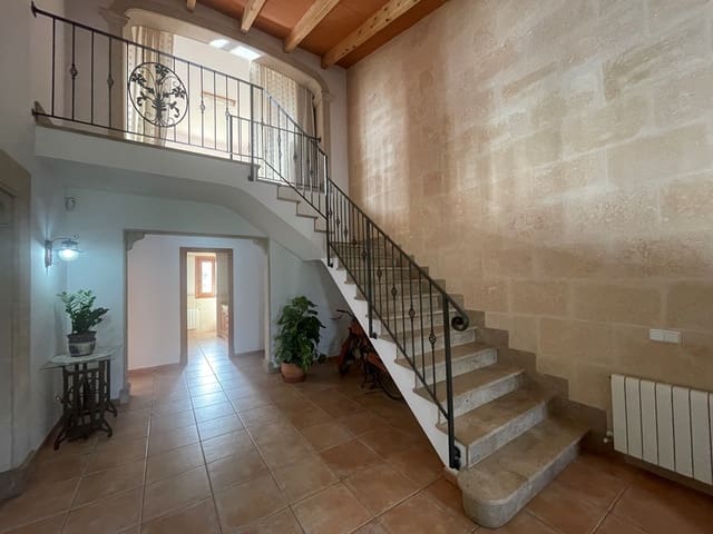 4 bedroom Villa for sale in Llucmajor with pool garage - € 1,300,000 (Ref: 8987771)