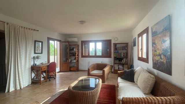 4 bedroom Villa for sale in Llucmajor with pool garage - € 1,300,000 (Ref: 8987771)