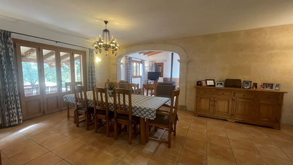 4 slaapkamer Villa te koop in Llucmajor met zwembad garage - € 1.300.000 (Ref: 8987771)