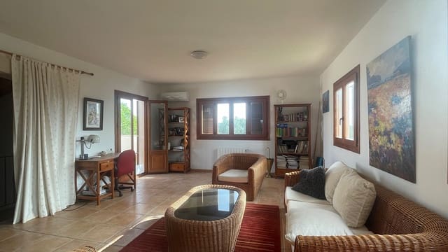 4 soverom Villa til salgs i Llucmajor med svømmebasseng garasje - € 1 300 000 (Ref: 8987771)
