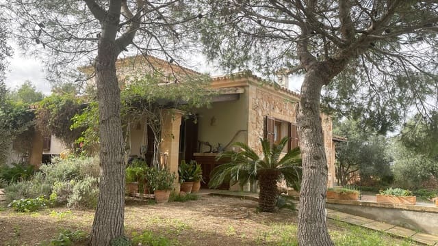 4 soverom Villa til salgs i Llucmajor med svømmebasseng garasje - € 1 300 000 (Ref: 8987771)