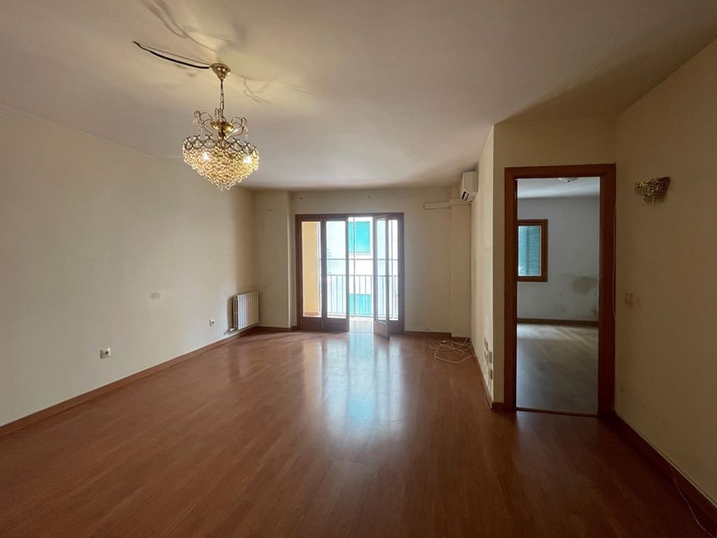 3 bedroom Apartment for sale in Palma de Mallorca - € 430,000 (Ref: 9033436)