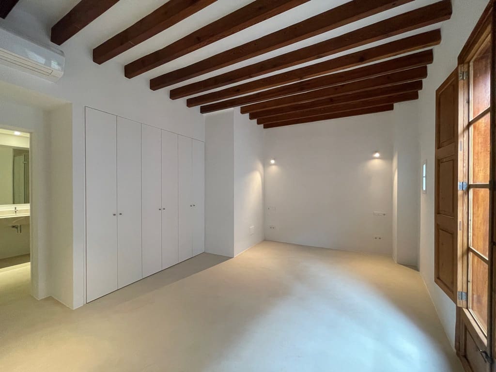 Appartement de 2 chambres à louer à Palma de Mallorca - 3 000 € (Ref: 9197122)