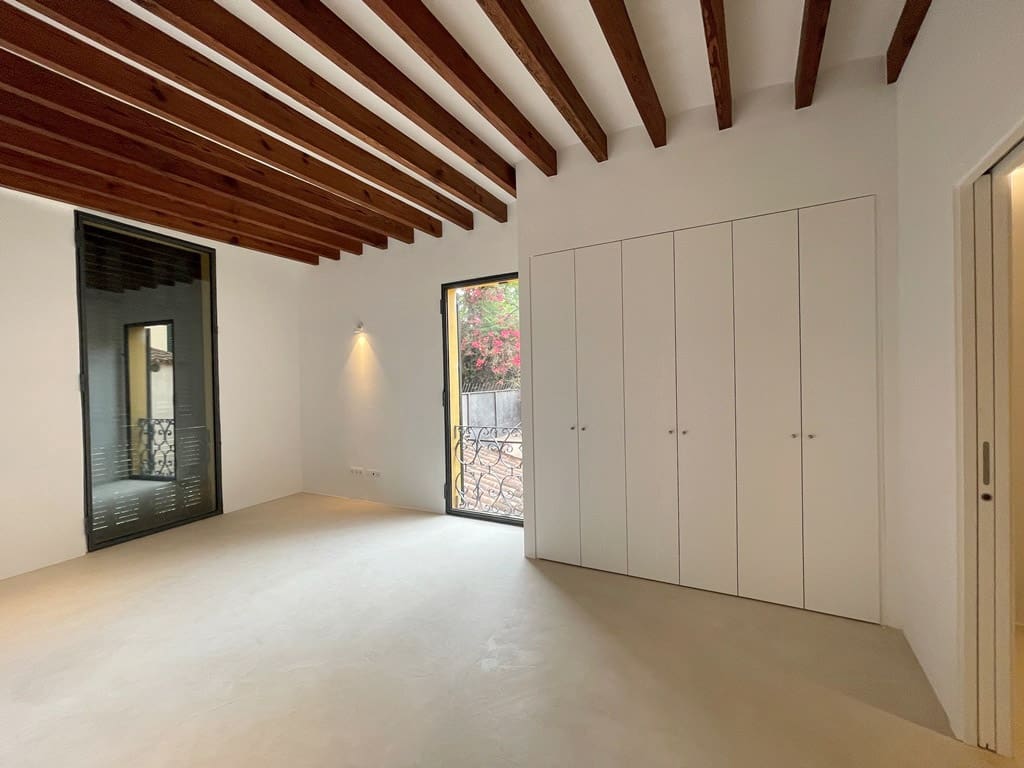 Appartement de 2 chambres à louer à Palma de Mallorca - 3 000 € (Ref: 9197122)