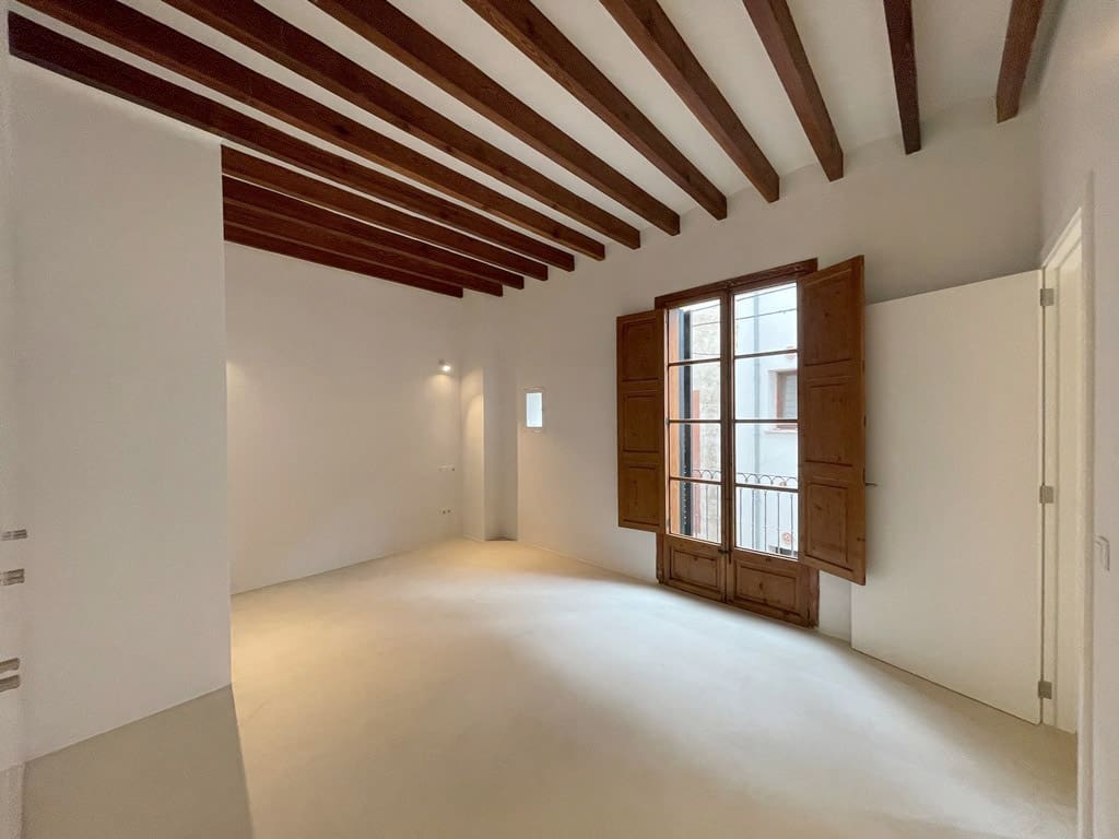 2 bedroom Apartment for rent in Palma de Mallorca - € 2,600 (Ref: 9197122)