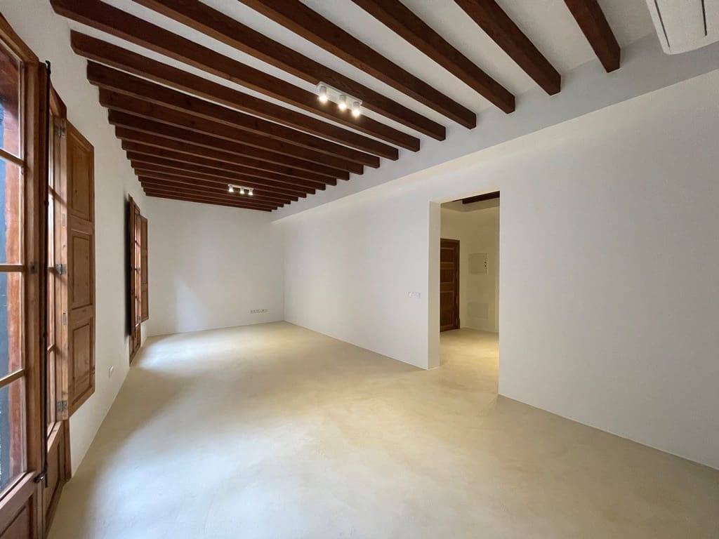 2 bedroom Apartment for rent in Palma de Mallorca - € 2,300 (Ref: 9197122)